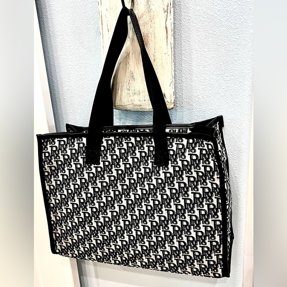 New XL Zip Top Tote Black & white pattern embroidered canvas - Picture 2 of 8